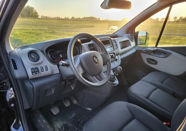 Renault Trafic cena 48900 przebieg: 106878, rok produkcji 2016 z Zambrów małe 56